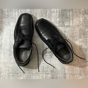 Deer Stags Men’s Comfy Black Loafers. Clean & in Great Condition. Size 10.5. $9.